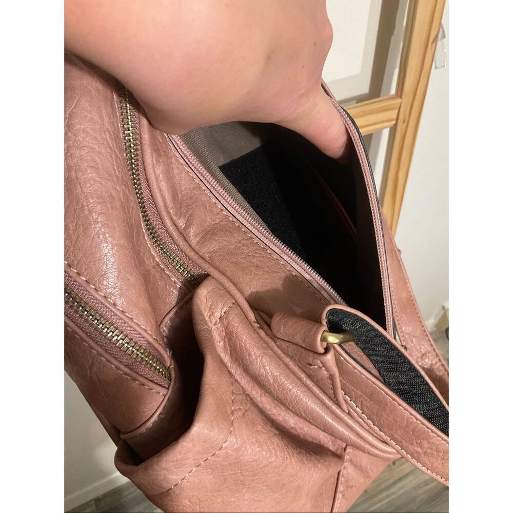 Jessie & James handbags Madison concealed carry backpack color TAUPE faux leathe - Picture 13 of 13